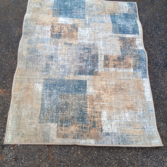 Area rug - Picture 1 of 1